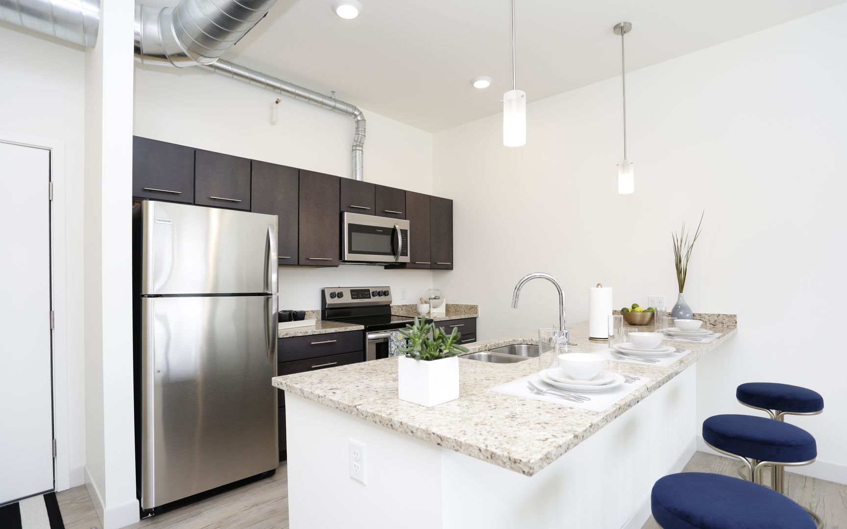 Grand Rapids Apartment: 601 Lake Michigan Dr NW