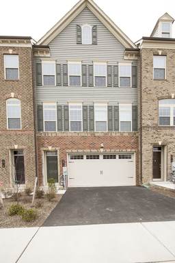 Stunning 4bd 4.5bth Garage Townhome Near Ft. Meade