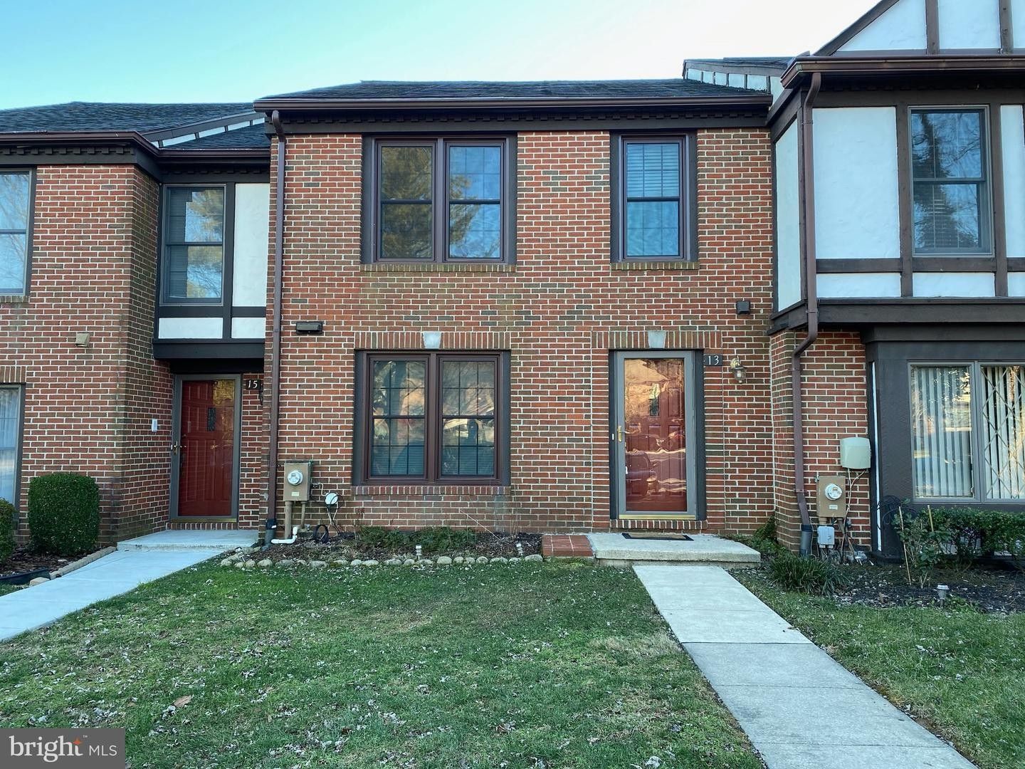 Lutherville House: 13 Dickens Square