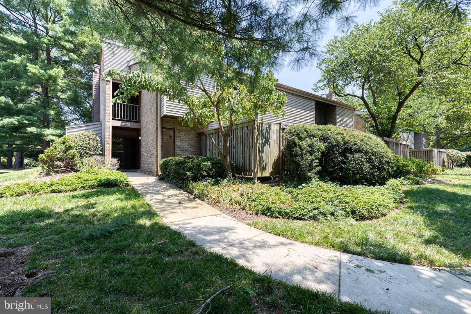 Columbia House: 10564 Cross Fox Lane