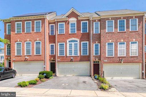 3bd 3.5bth Townhome in the Villages of Dorchester.