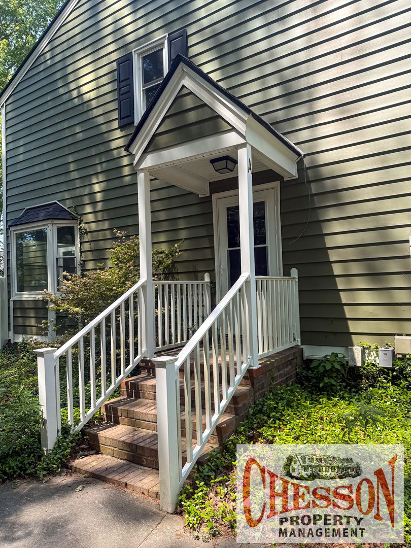 Wilson Apartment: 3323-A Christopher Drive