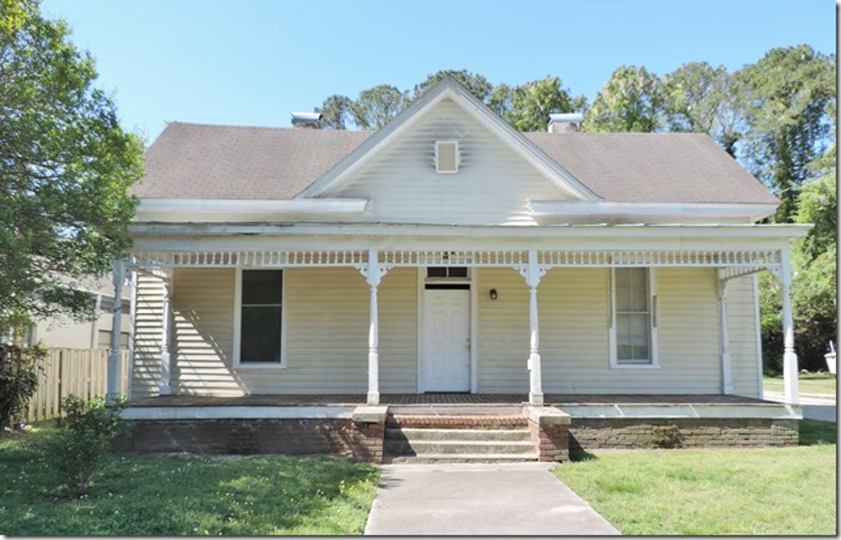 Wilson Apartment: 511 Lee Street