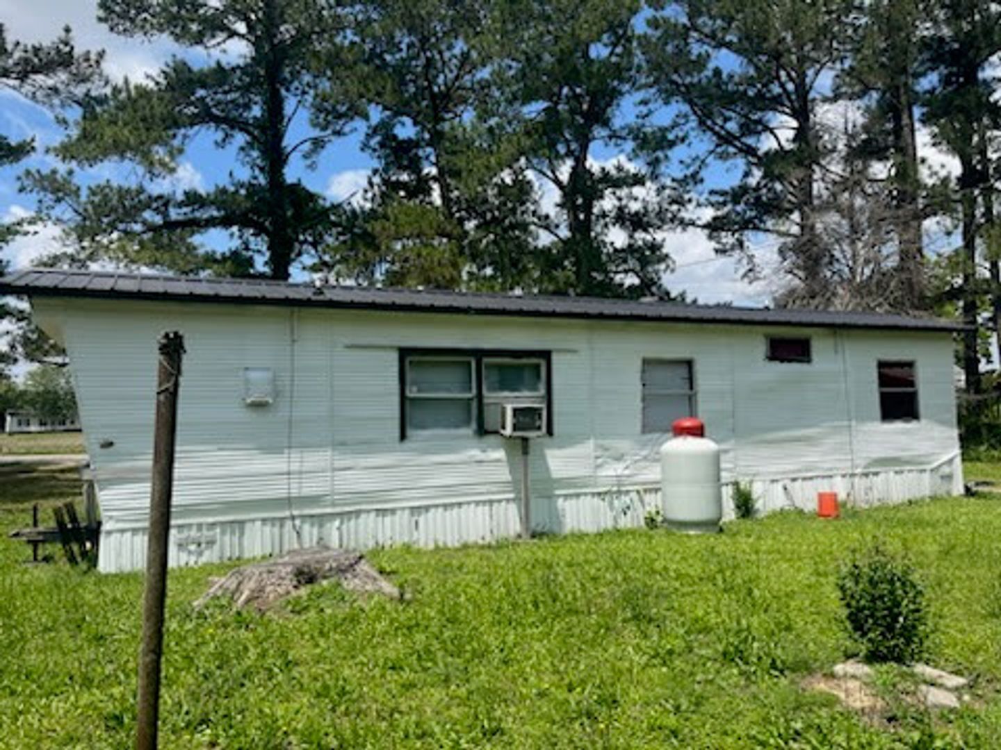 Lucama House: 4737 St. Marys Church Road