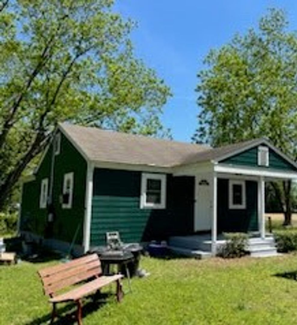 Lucama Apartment: 4739 St. Marys Church Road