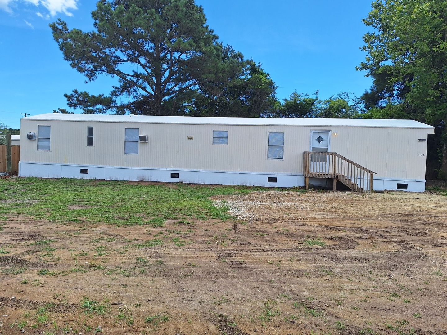 Holly Ridge Apartment: 126 Lloyd