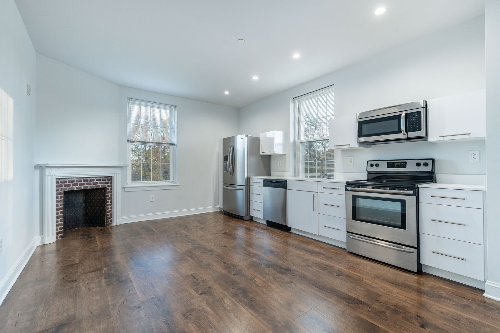 Penn Wynne Apartment: 18 E Lancaster Ave