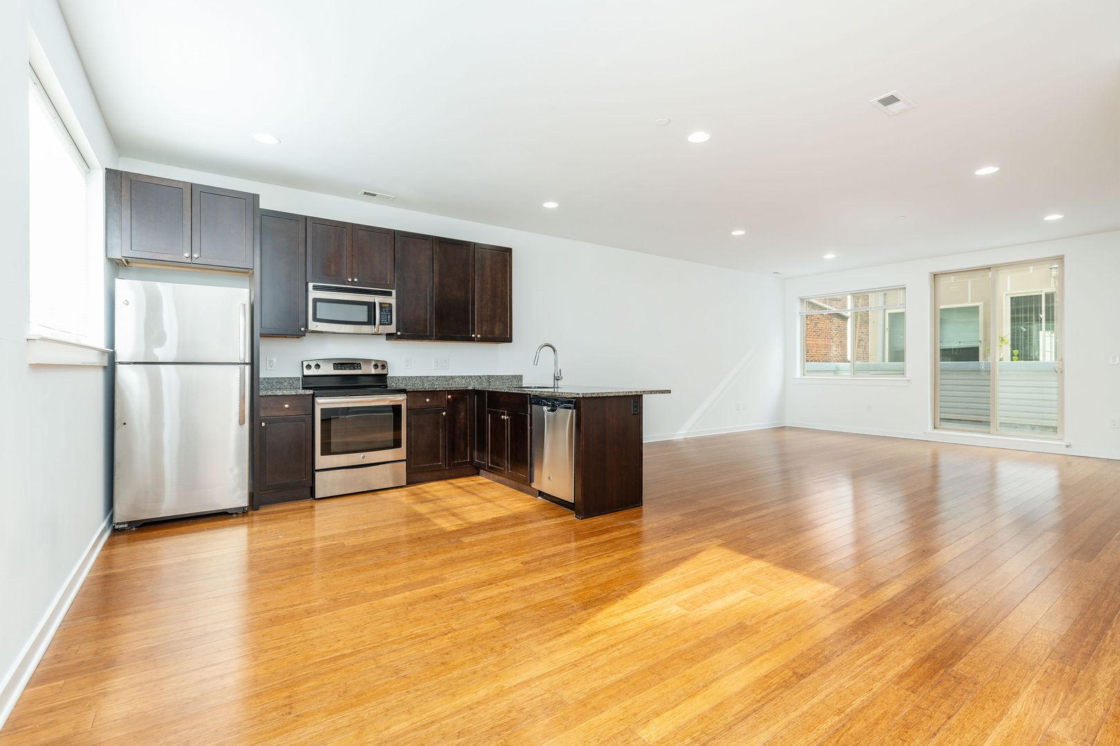 Philadelphia Townhome: 1221 Mt Vernon St