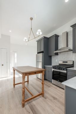 Luxurious 1Bed/1Bath in Fairmount – photo 1