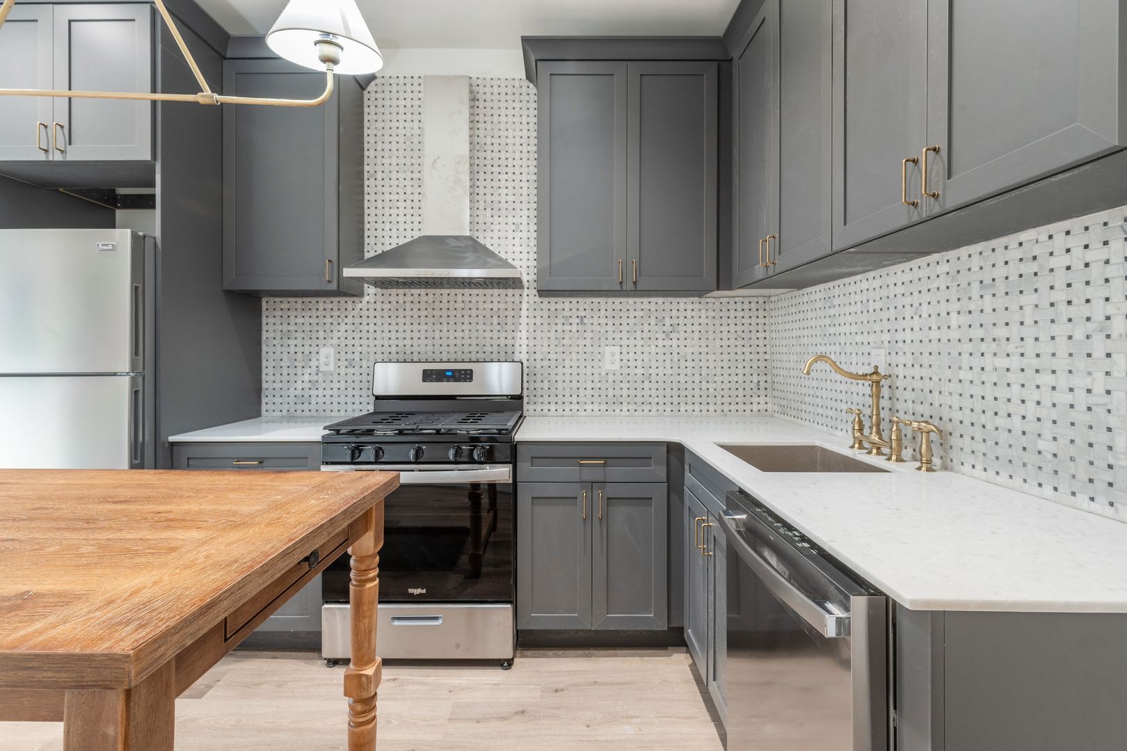 Philadelphia Apartment: 999 N 15th St