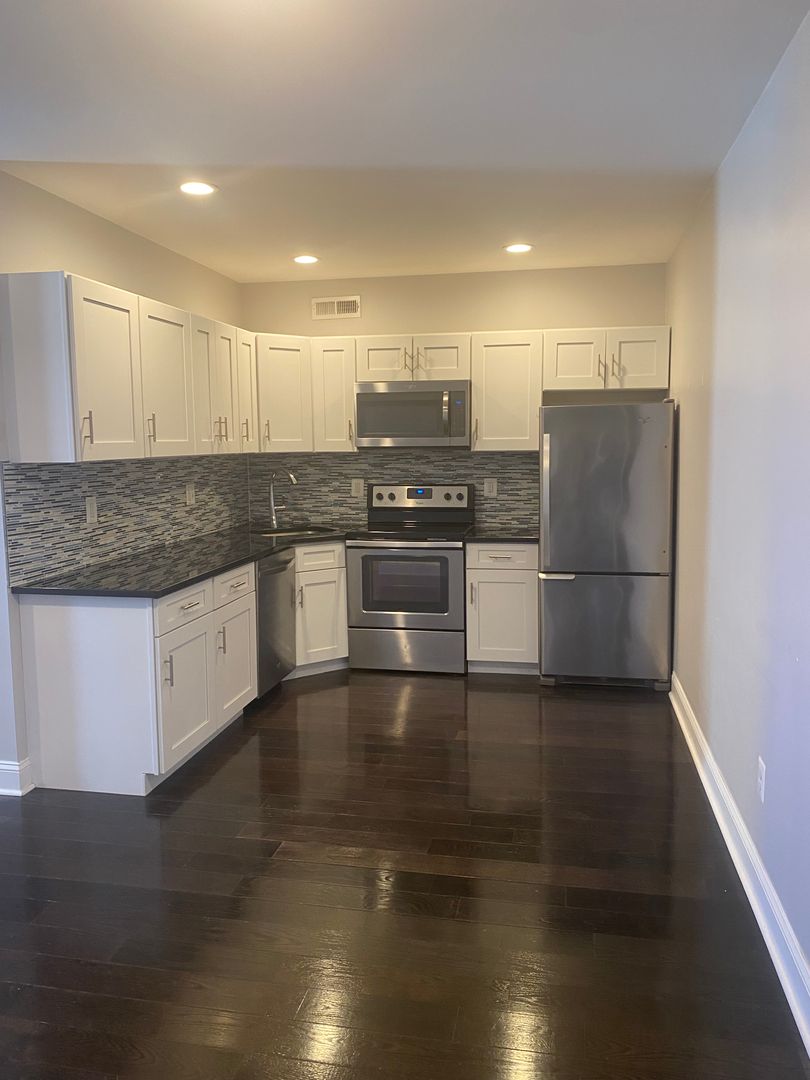 Philadelphia Apartment: 1416-1424 W Girard Ave