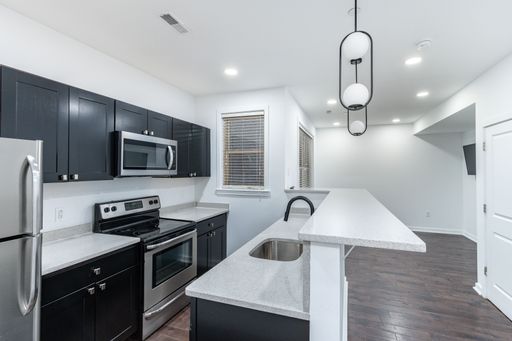 FULLY FURNISHED, MODERN 3 BEDROOM IN TEMPLETOWN! – photo 1