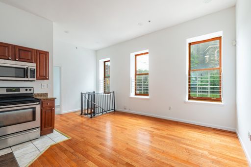3 Bedroom Apartment – 1745 W Diamond, Unit 2, Philadelphia, PA 19121