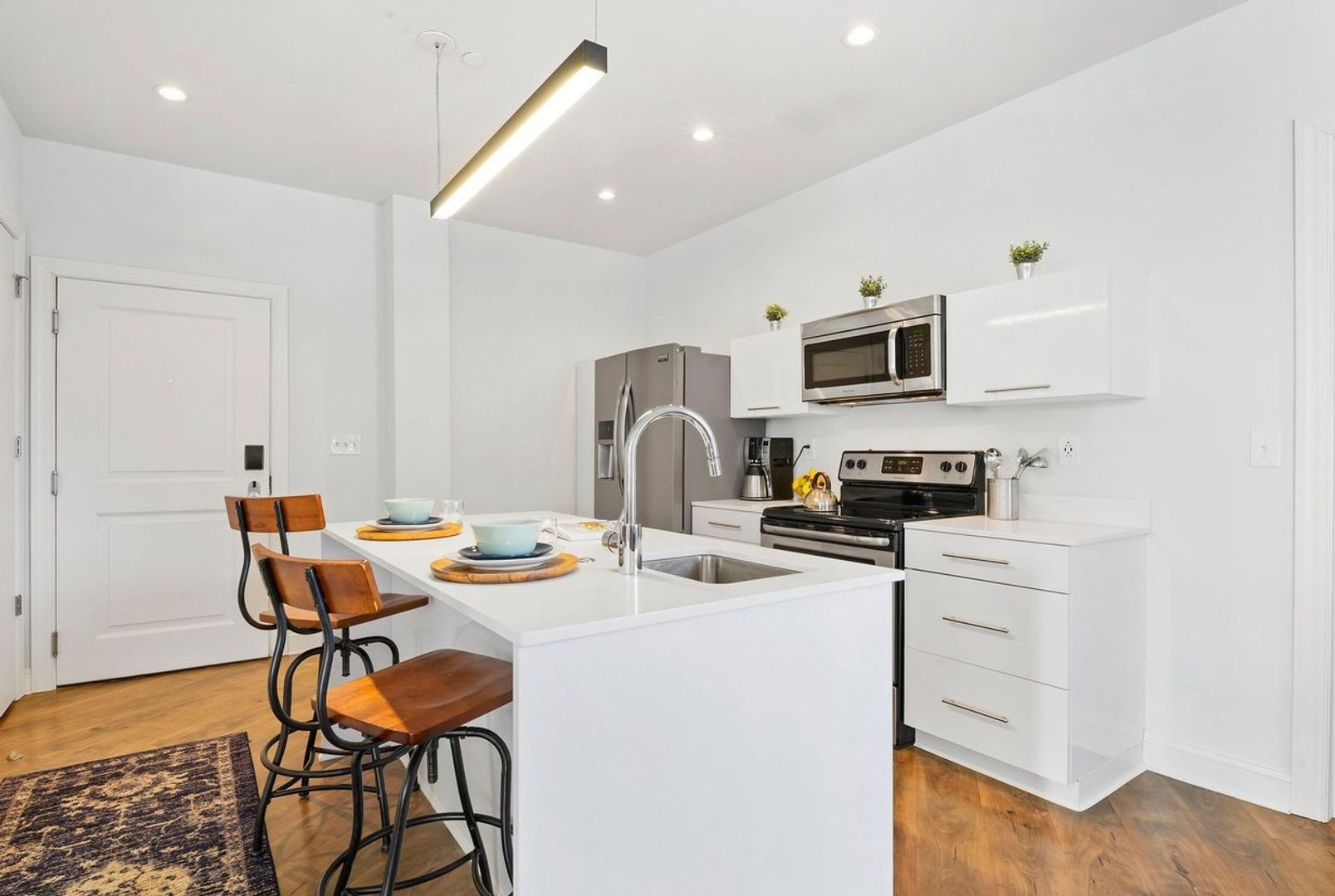 Penn Wynne Apartment: 18 E Lancaster Ave