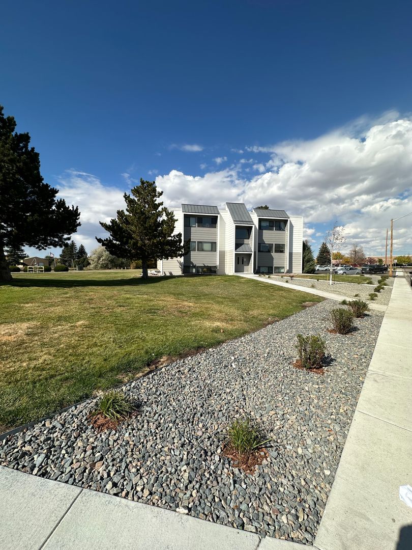 Cheyenne Apartment: 4500 Parkview Dr