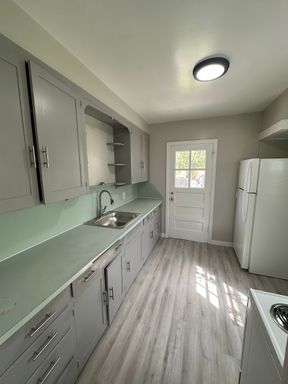 2 BEDROOM, 1 BATHROOM APARTMENT – photo 1