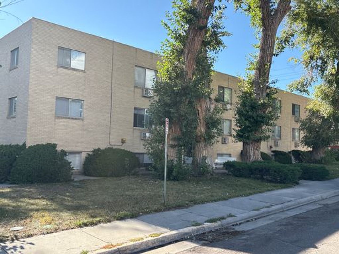 Cheyenne Apartment: 2608 House Ave