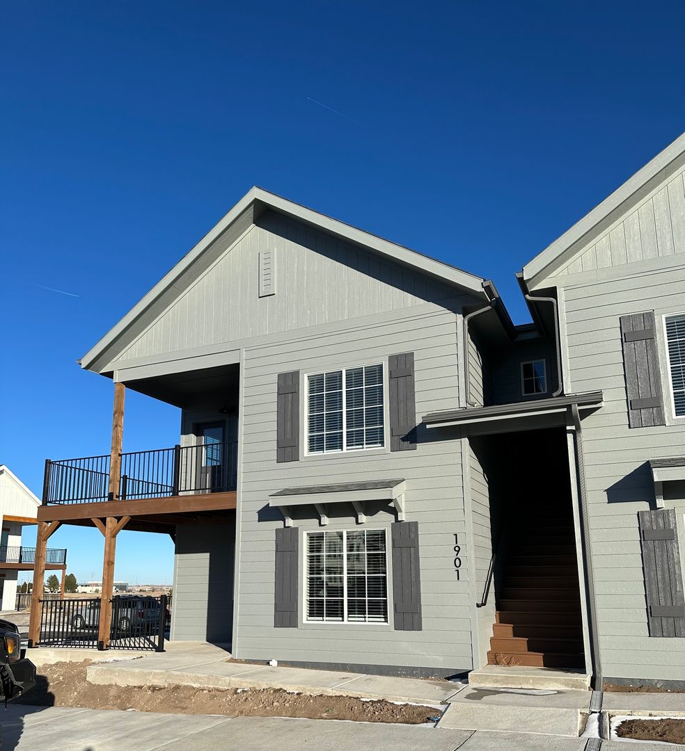 Cheyenne Apartment: 1901 Get Lucky Trl