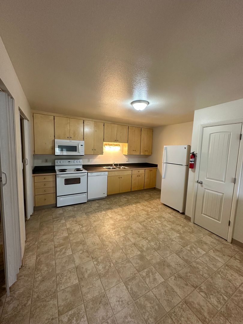 Cheyenne Apartment: 4500 Parkview Dr