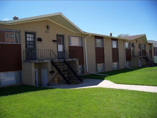 UPPER LEVEL 2 BED 1 BATH APARTMENT IN A CONVENIENT NORTH LOCATION – photo 1