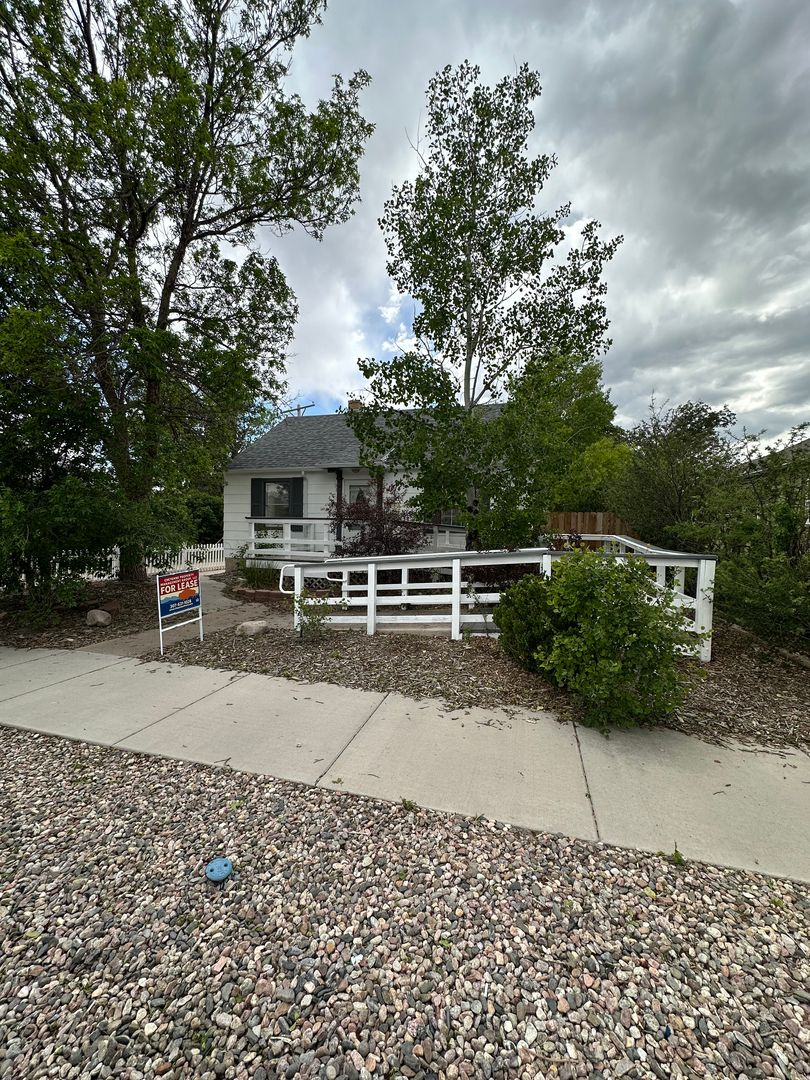 Cheyenne House: 1714 Logan Ave