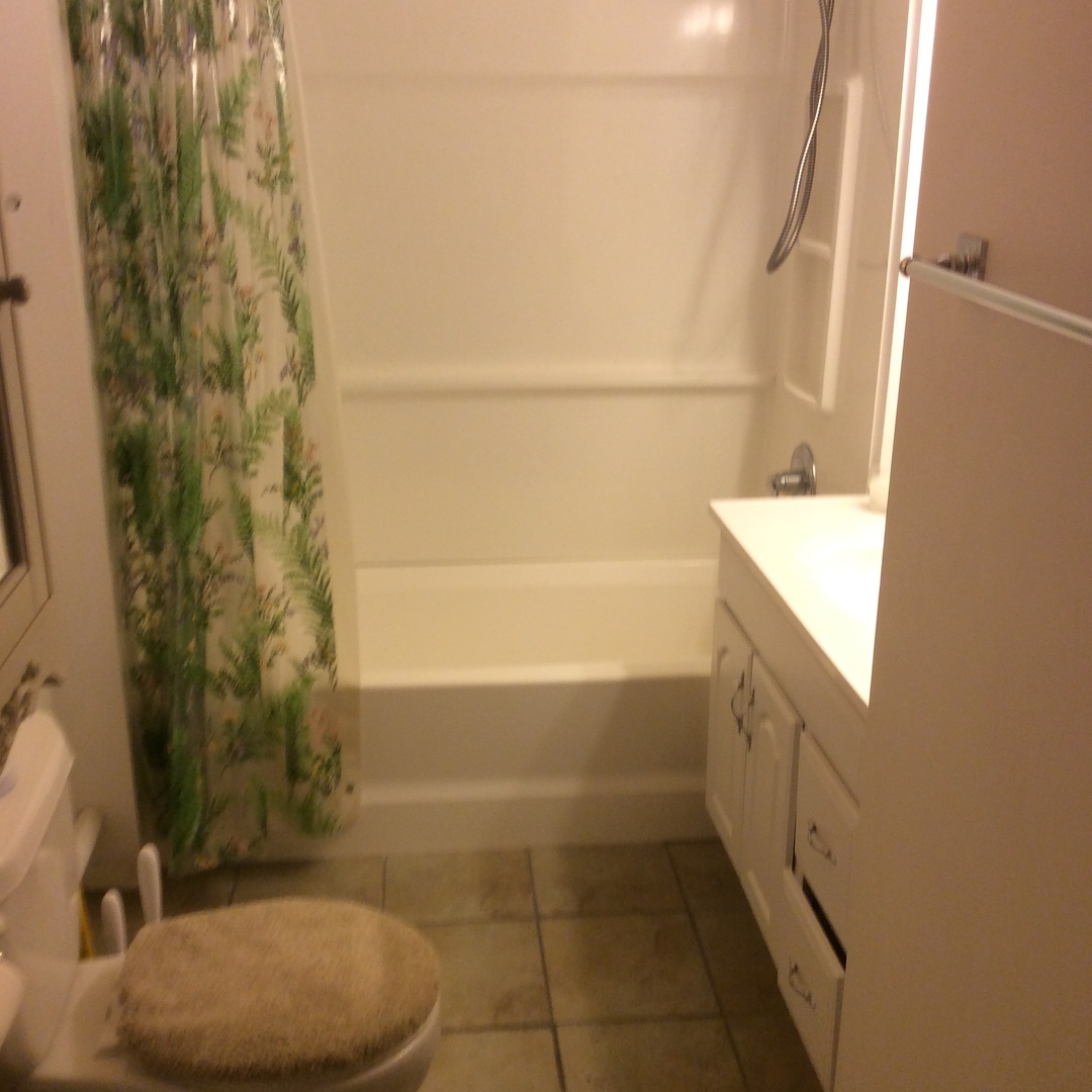 Cheyenne Apartment: 1715 E Pershing Blvd