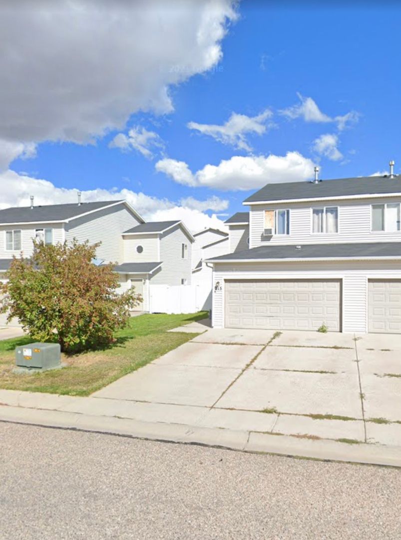 Cheyenne House: 215 Arkel Way