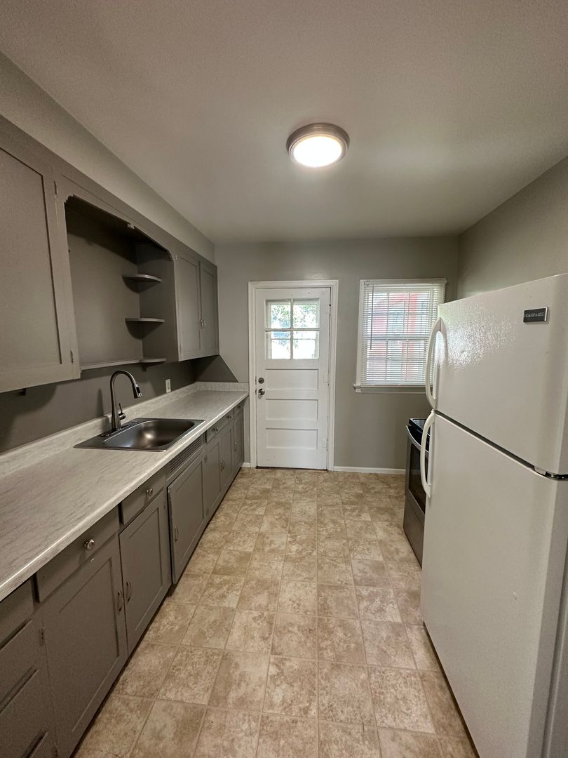 Cheyenne House: 1608 E 17th St