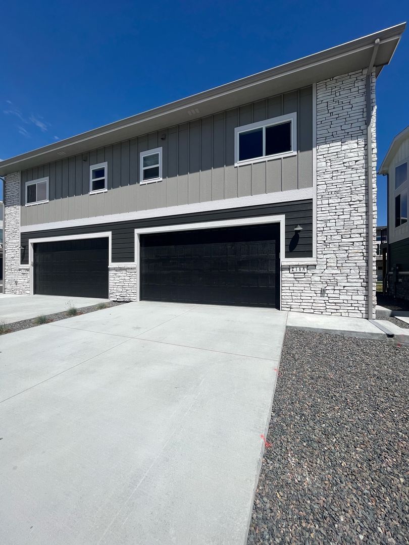 Cheyenne Apartment: 216 Miller Lane