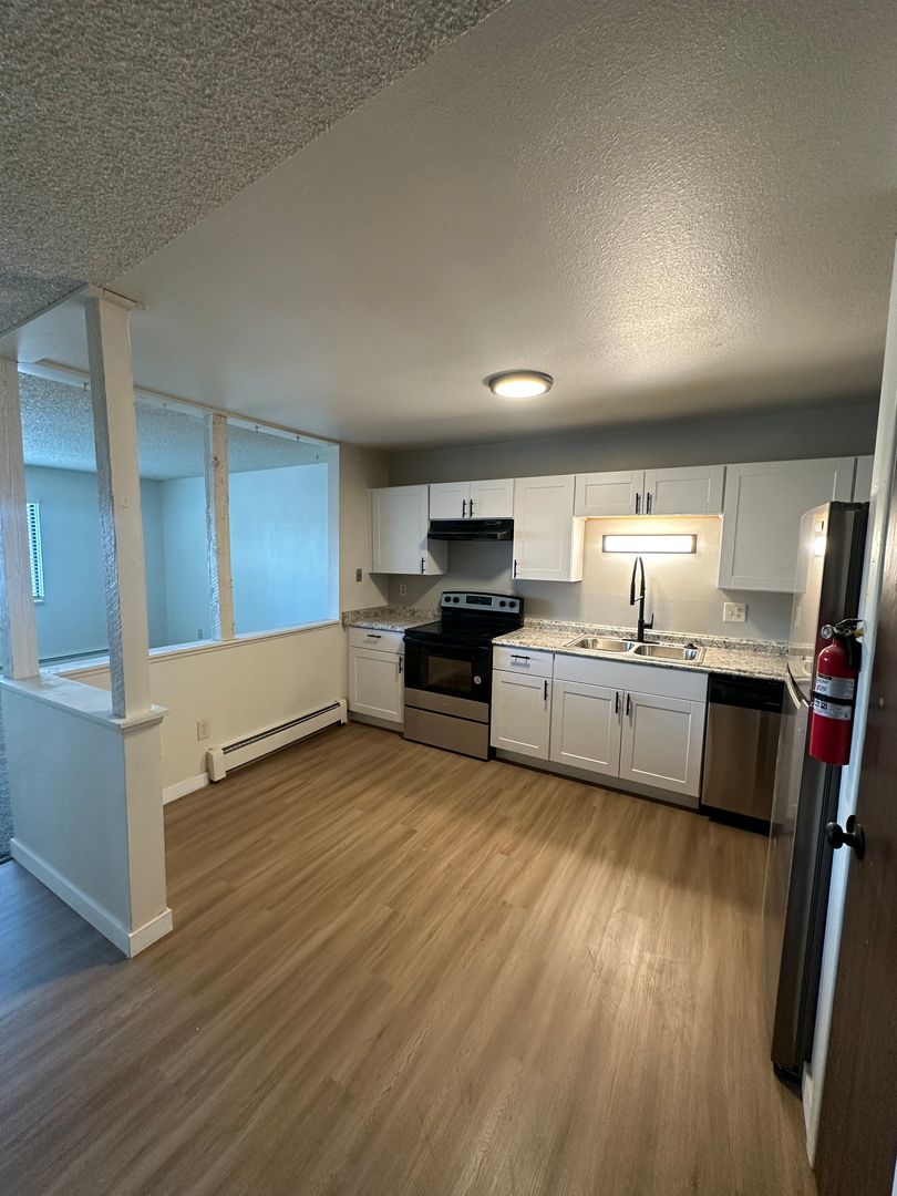 Cheyenne Apartment: 4500 Parkview Dr
