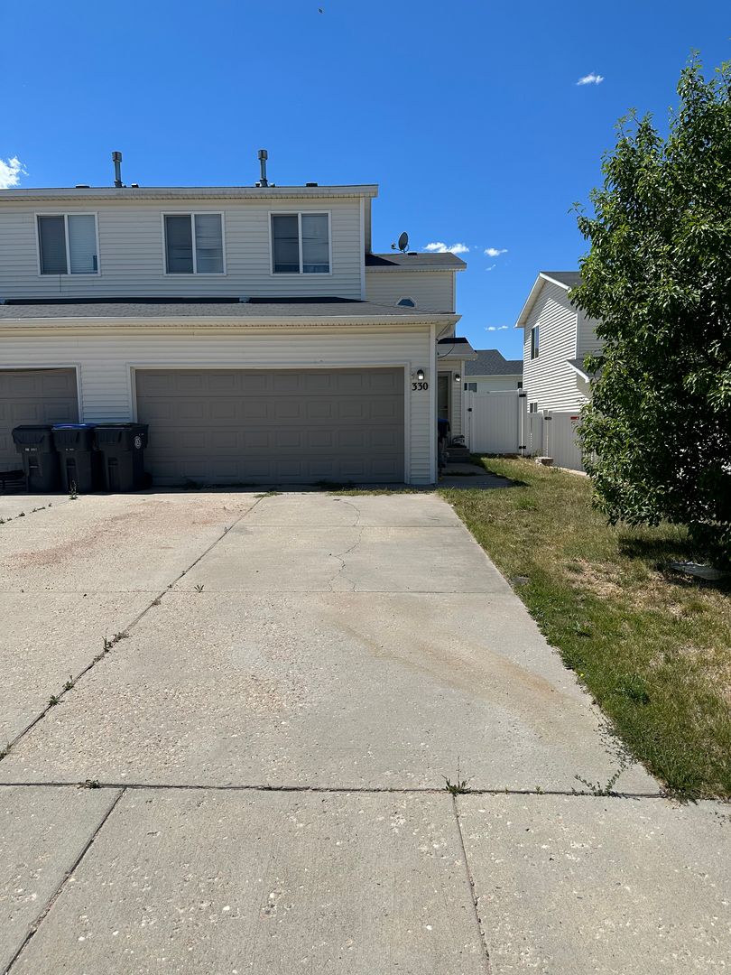 Cheyenne House: 330 Arkel Way