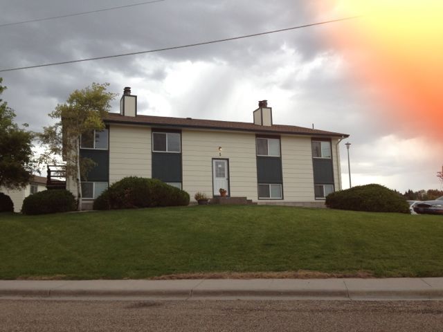 Cheyenne Apartment: 402 Miller Lane