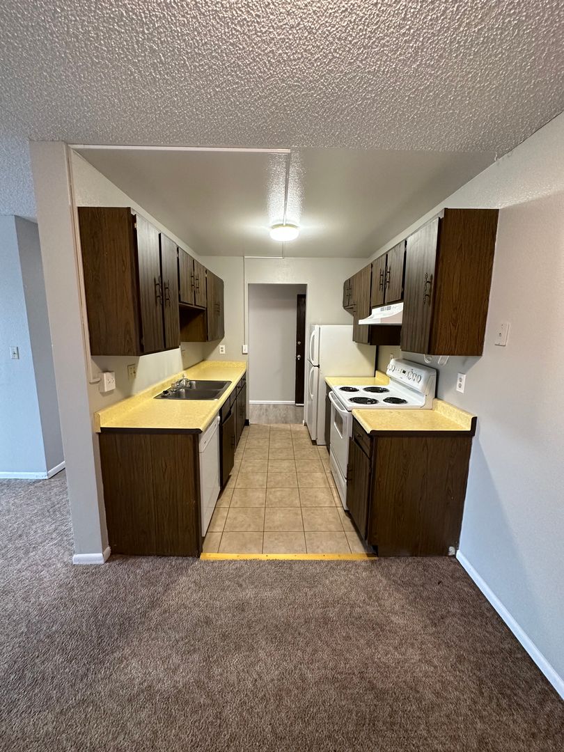 Cheyenne Apartment: 108 Camelot Ct