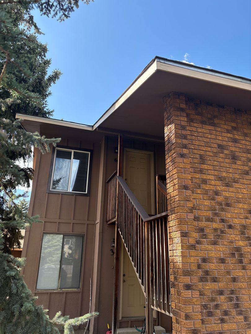 Cheyenne Apartment: 1200 Taft Ave