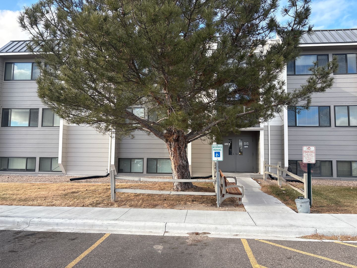 Cheyenne Apartment: 4400 Parkview Dr