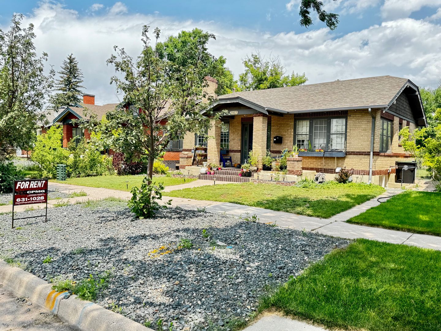 CHARMING 2 BEDROOM, 1 BONUS ROOM, 2 BATHROOM, SINGLE FAMILY HOME