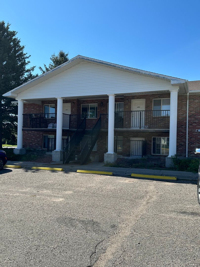 Cheyenne Apartment: 1504 Taft Ave
