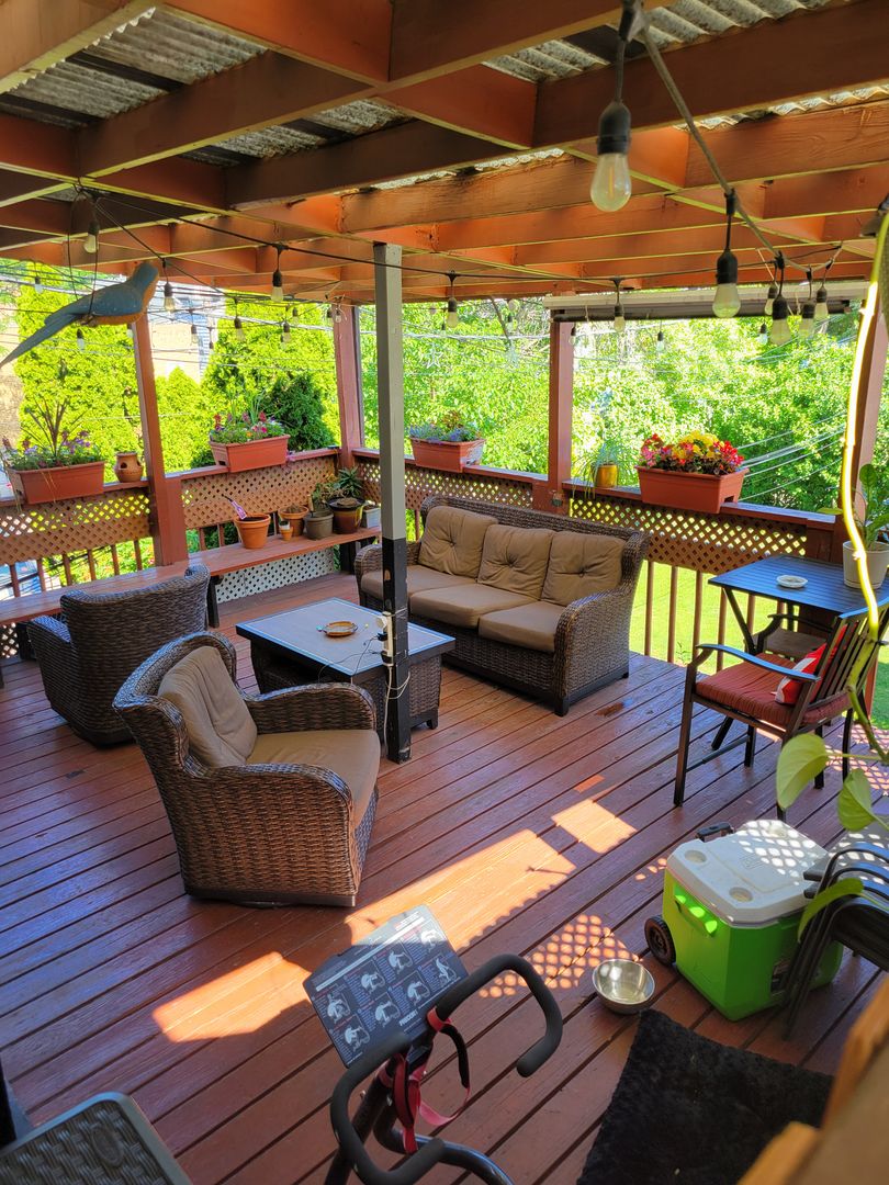 Chicago Apartment: 2422-24 W. Fullerton Ave