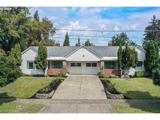 3 Bedroom Duplex with Bonus Room Near UO Campus – photo 1
