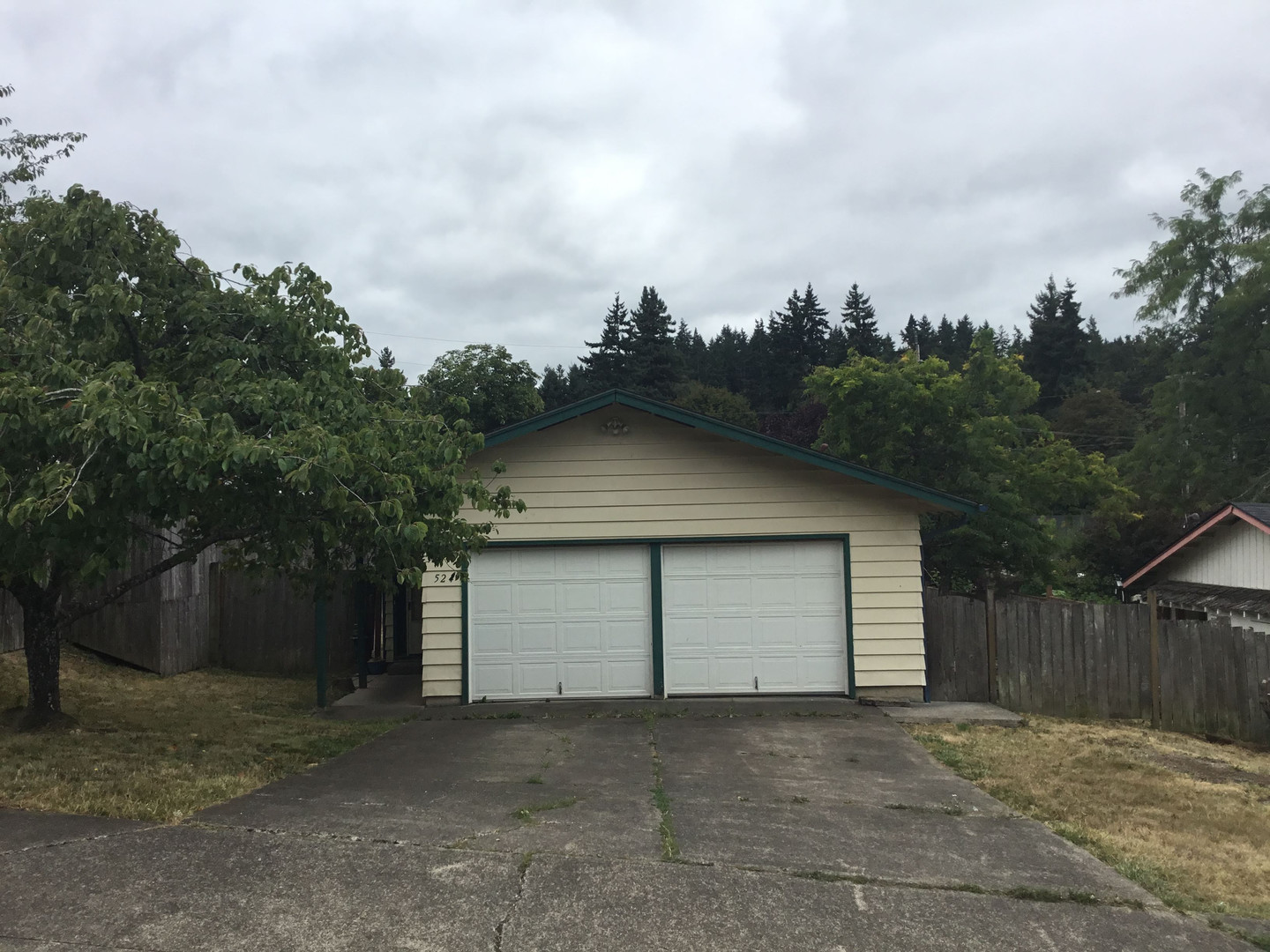 Eugene House: 524 W 27th Pl
