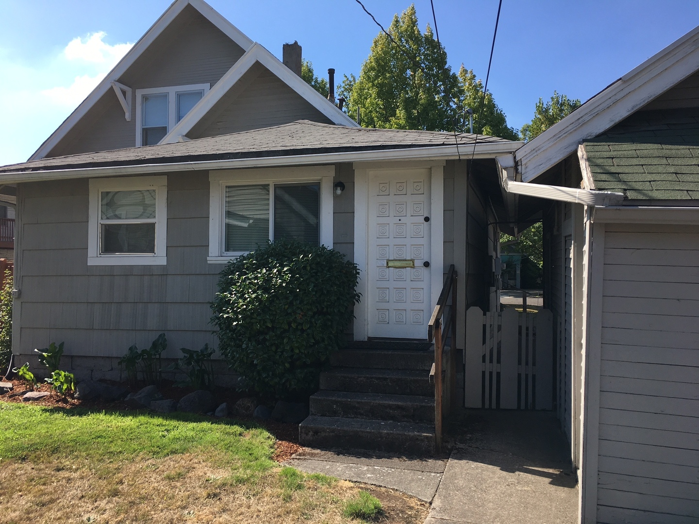 Eugene Apartment: 1645 Mill St. #2