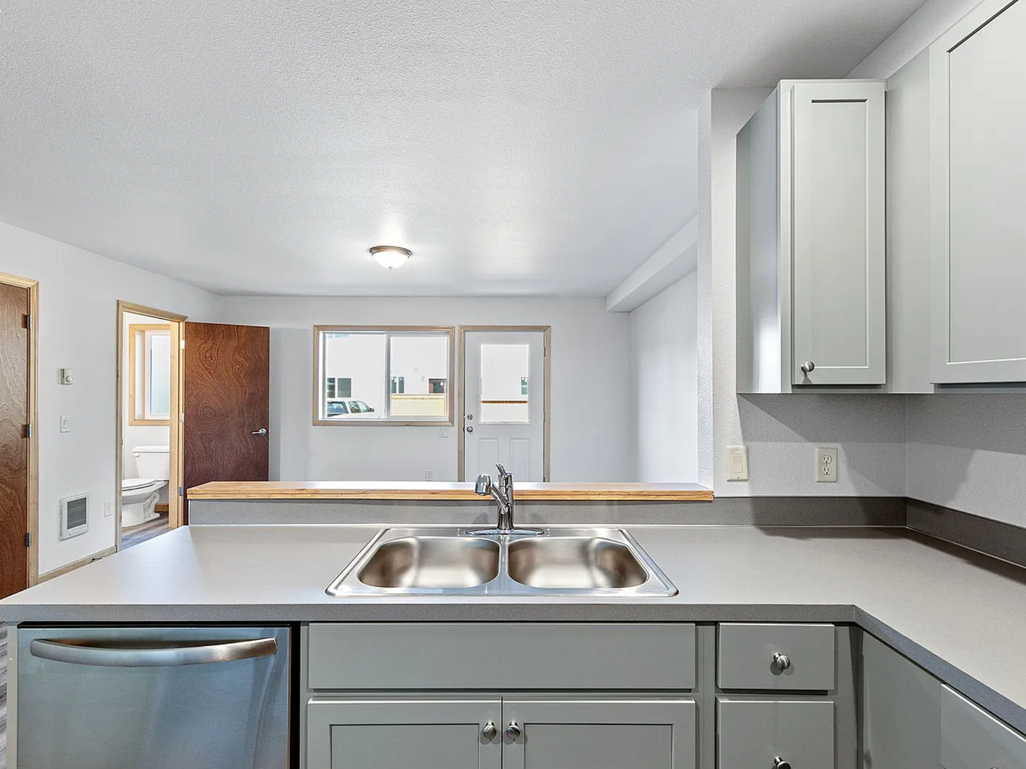 789 Saint Charles St., Eugene, OR 97402