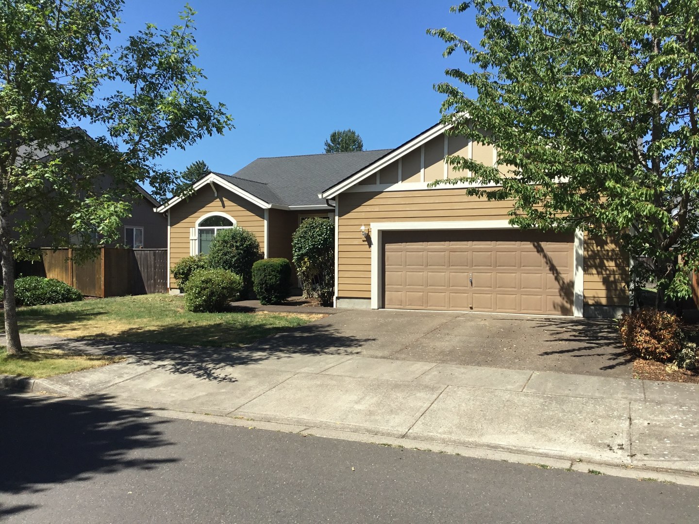 Eugene House: 1080 Heathrow Dr