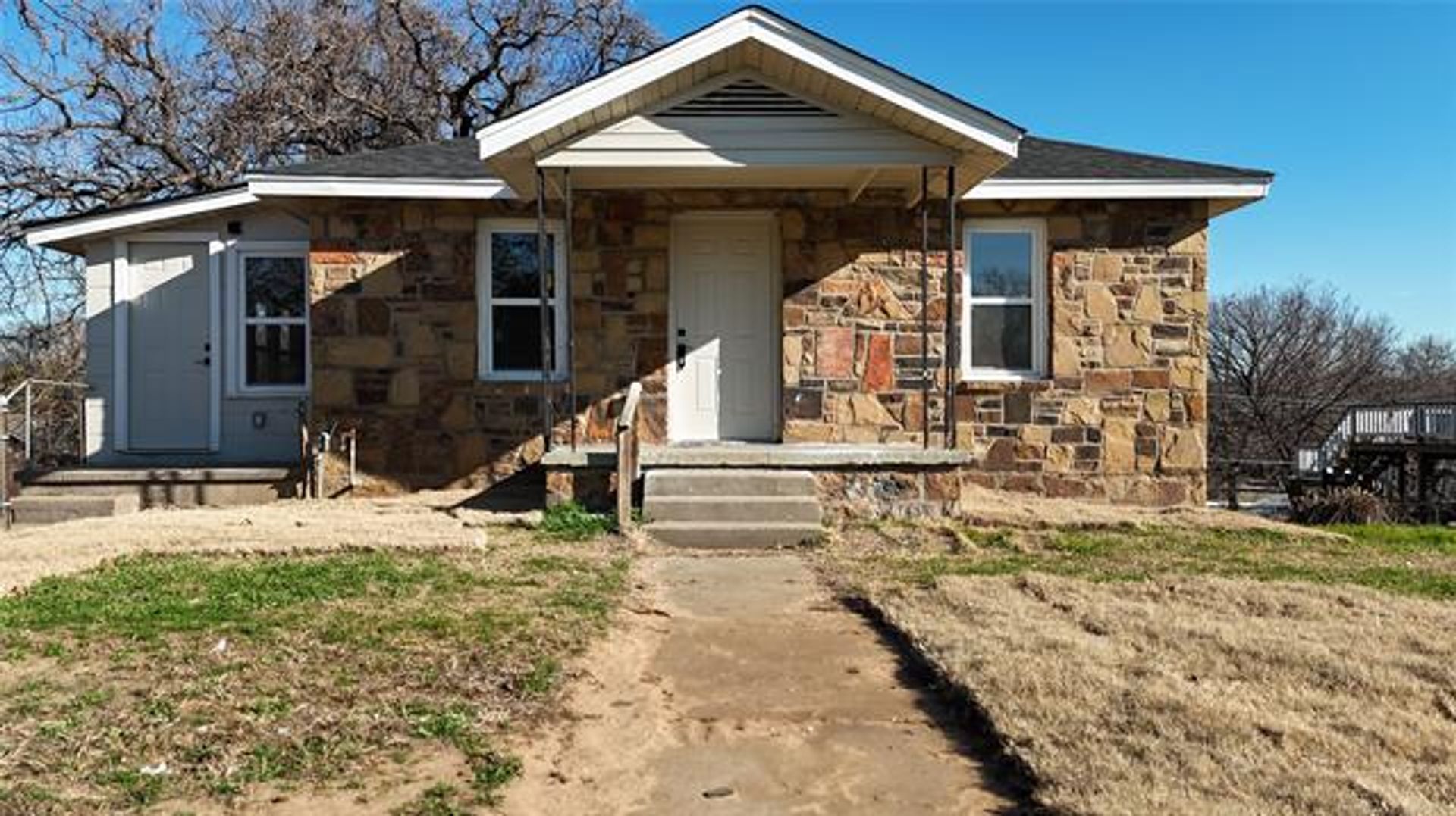 Sand Springs House: 815-B N Wilson Ave