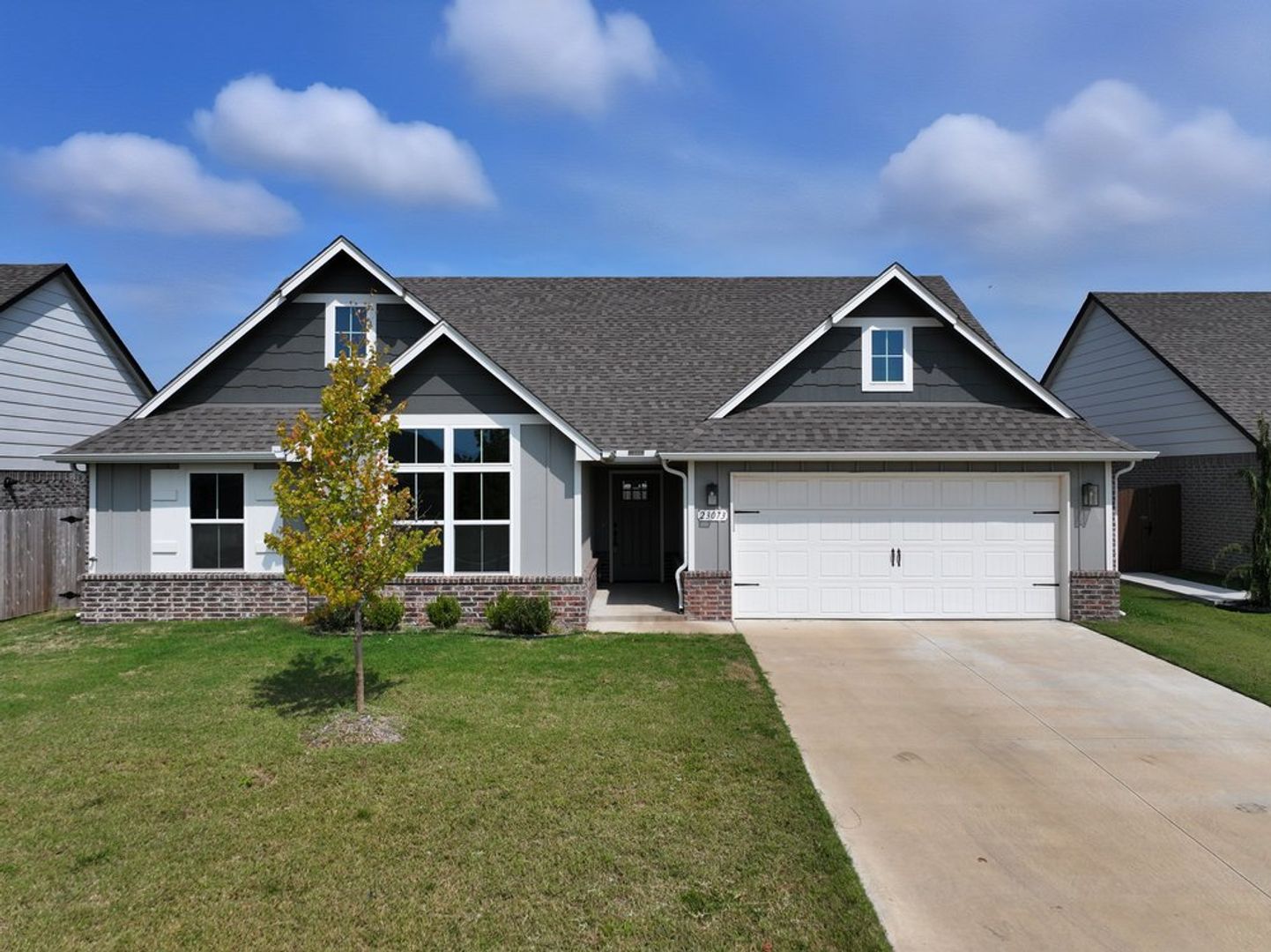 Broken Arrow House: 23073 E 106th St S