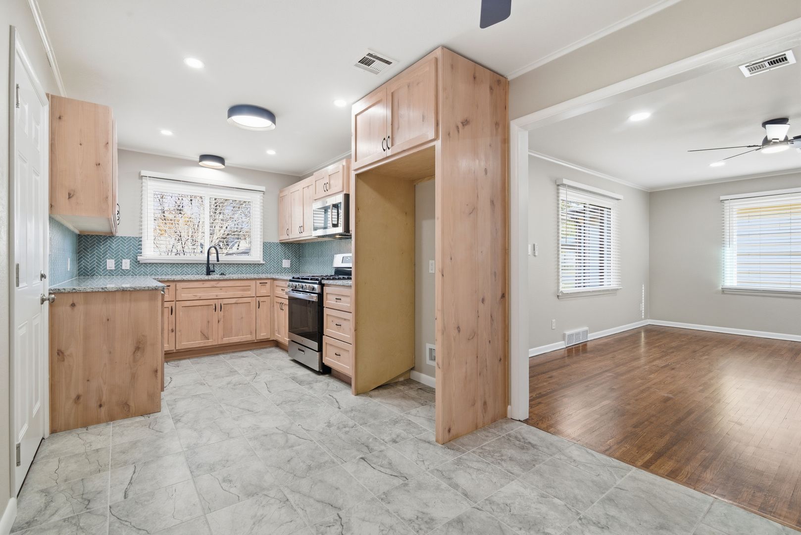 Tulsa House: 1014 E 38th St