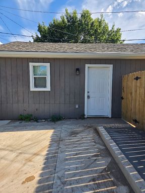 Brand spanking new 2026 ... never lived in ... garage converted to apartment.
