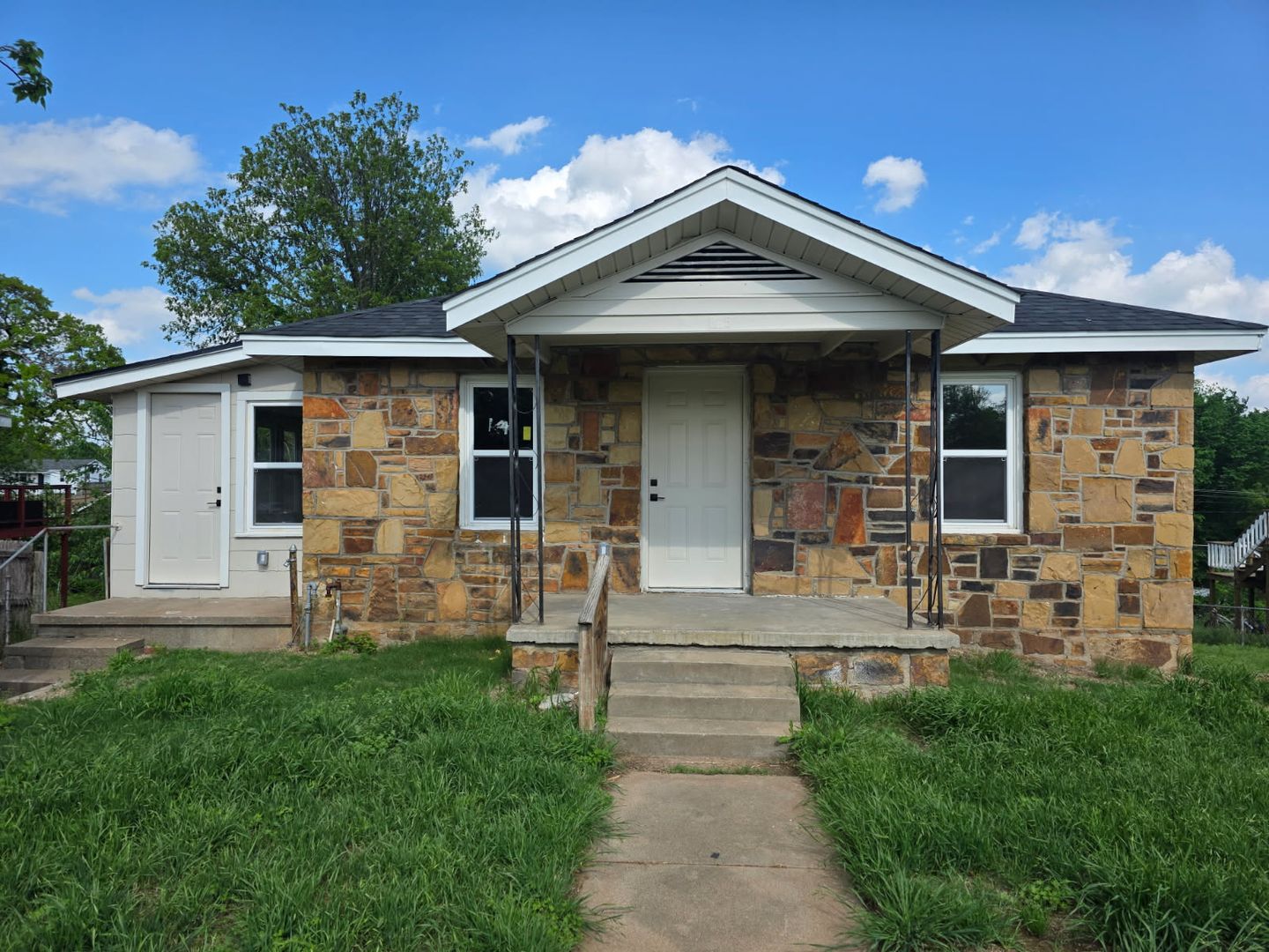 Sand Springs House: 815 N Wilson Ave