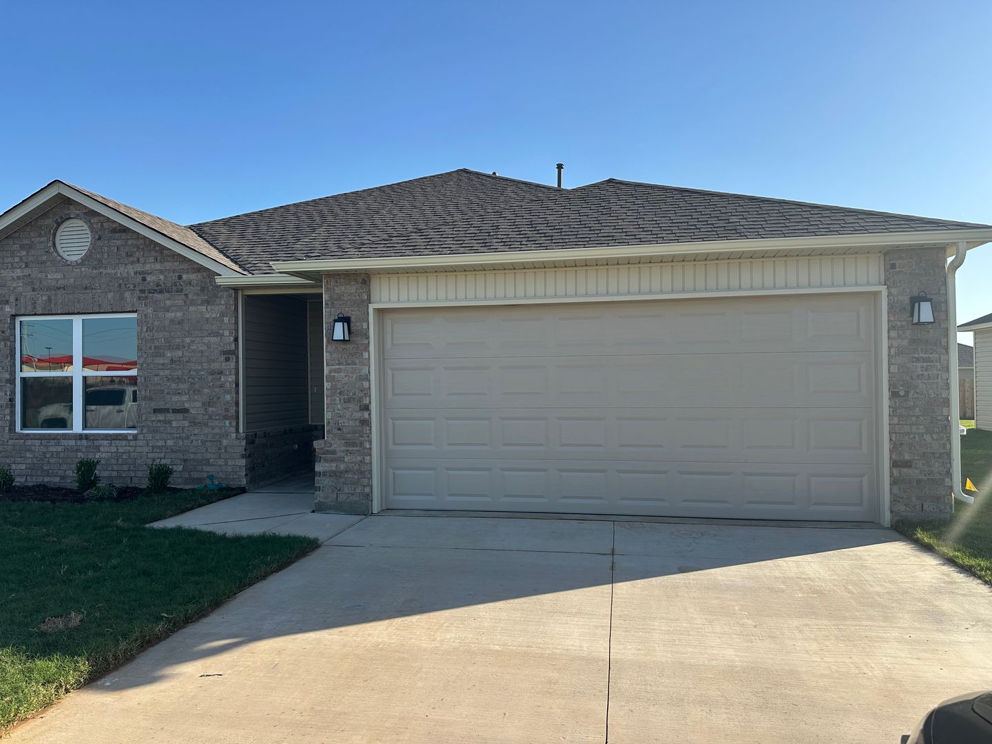 Claremore House: 10134 E King Place