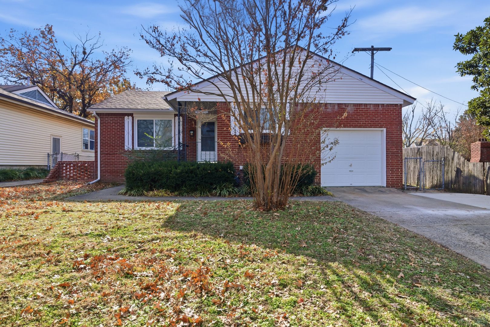 Tulsa House: 1014 E 38th St